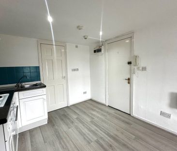 Stanley Avenue, WALLASEY - Photo 4