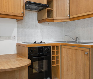 A contemporary double studio apartment in Bloomsbury, London WC1H - Photo 2 | Rentumo