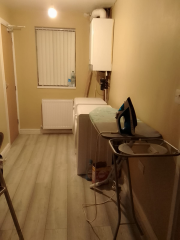 1 bedroom in a house share to rent - Photo 2
