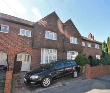 Frimley Gardens Room 1 - Photo 1