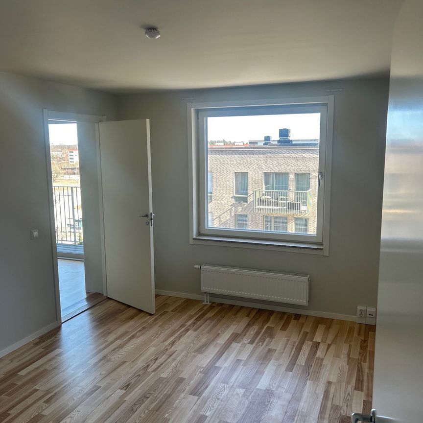 Turfgatan, Täby - Photo 1