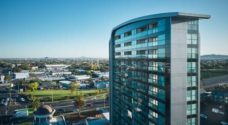 Beautiful Studio apartment in the heart of Manukau City is Available! - Photo 3