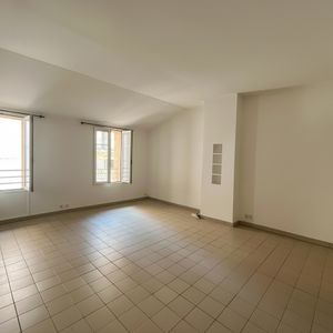 Studio à Louer Centre Ville Aubagne, - Photo 2