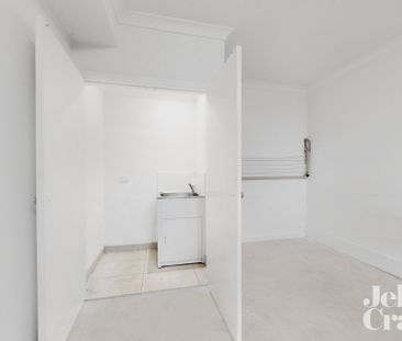 23 Yellowstone Street, South Morang - Photo 2