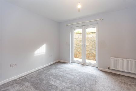 High Street, - Photo 4