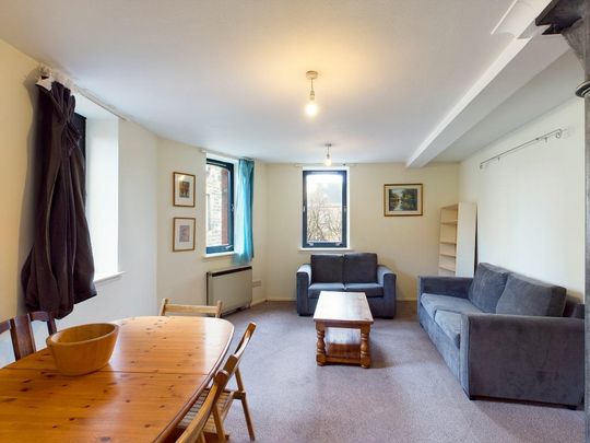 3 bedroom flat to rent - Photo 1