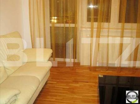 Un apartament deosebit dispus pe 2 nivele, 5 camere, 160 mp utili - Photo 3
