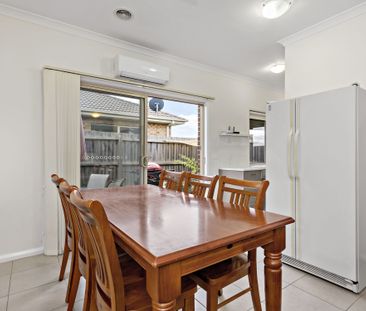 Comfortable and Low Maintenance Living! - Photo 2