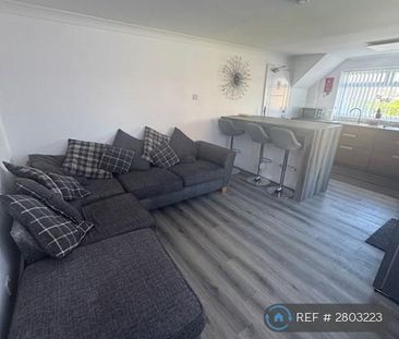 1 bedroom in a house share to rent - Photo 1