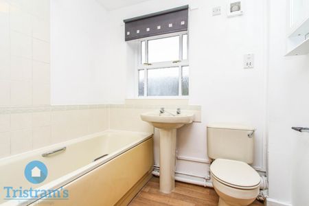 2 bed Flat for Rent - Photo 5