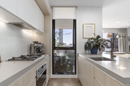 Modern Living Over Two Light-Filled Levels in Prime St Kilda Locale - Photo 5