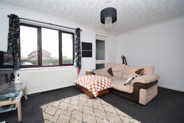 Fernleigh Court, Wakefield - Photo 1