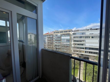 Excelente Apartamento T2 para Arrendamento no Restelo, Lisboa - Photo 2