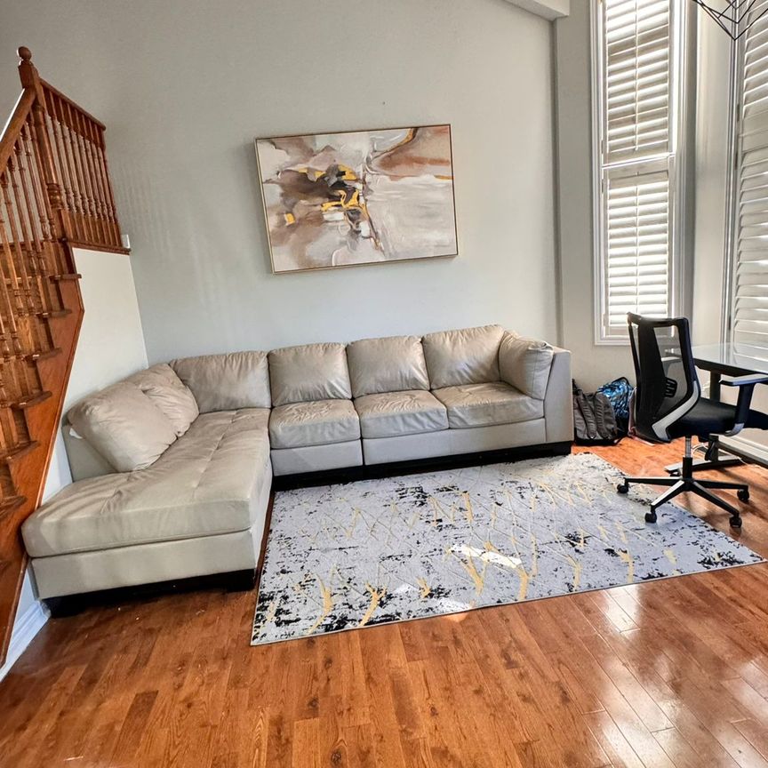 Excellent Location - 4 Bed Room Detached house - Mississauga - Photo 1