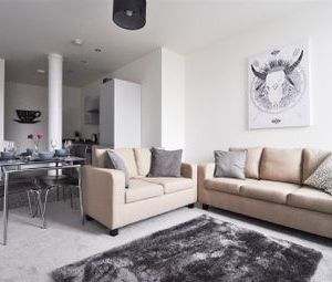 2 Bedrooms Flat to rent in 2 Manor Row, City Centre, Bradford BD1 | £ 138 - Photo 1
