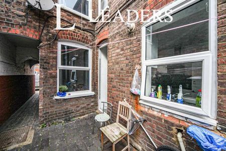 Frederick Street - Bedroom House - Luton, LU2 - Photo 5