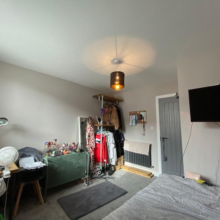 5 bedroom house to rent - Photo 1