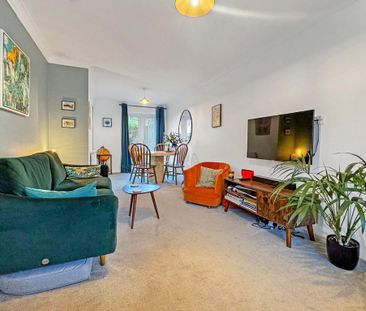 3 bedroom semi-detached house to rent - Photo 6