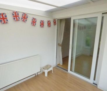 2 bedroom bungalow to rent - Photo 2