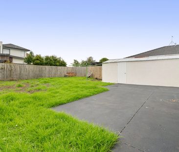 30 Berembong Drive, Keilor East VIC 3033 - Photo 2