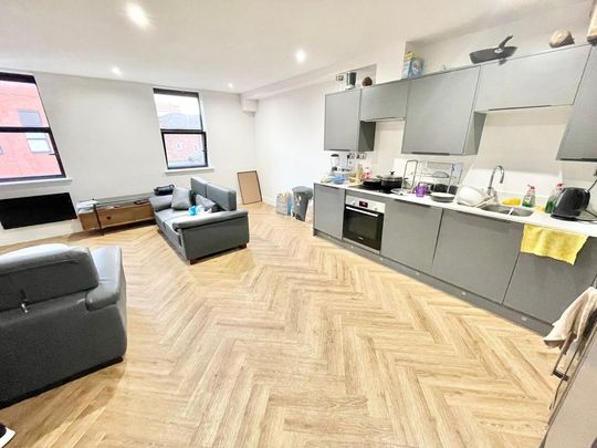 1 bedroom in a flat share to rent - Photo 1