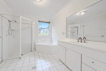 1 Governors Way, Oatlands. - Photo 2