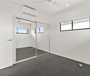 "Stylish Apartment Living in the Heart of Wynnum" - Apply today! - Photo 2