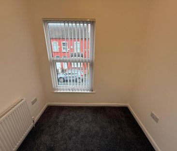 3 bedroom end of terrace house to rent - Photo 4