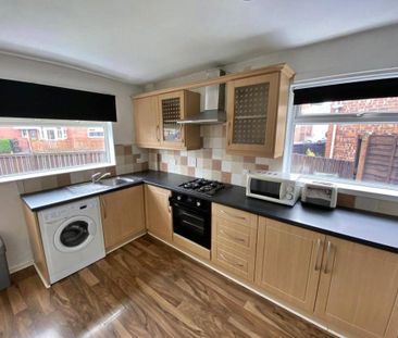 3 bedroom semi-detached house to rent - Photo 6