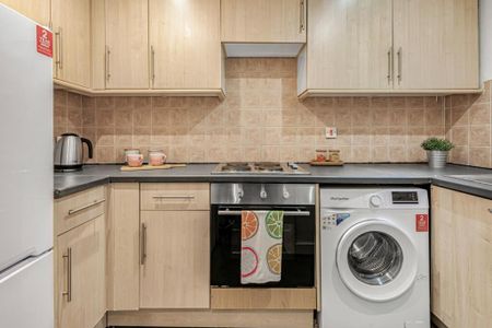 4 bedroom flat to rent - Photo 5