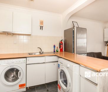 Flat to rent - Waghorn Street, London, SE15 - Photo 3