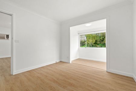 Charming refurbished family home in the Bay - Photo 4