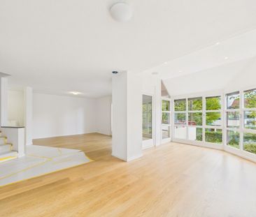 Newly renovated 6.5-room triplex duplex apartment in Wallisellen, c... - Photo 1