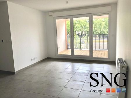 T3 AVEC LOGGIA ET PARKING - Photo 4