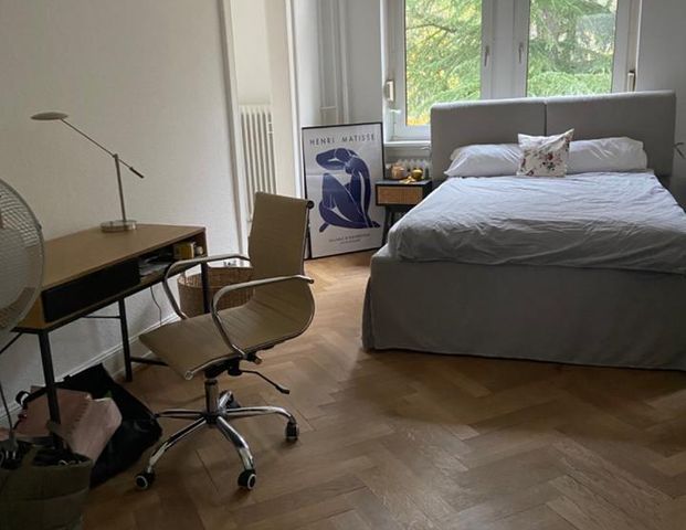 Schöne Altbauwohnung in zentraler Lage – 4 Zimmer, 114 m², zwei B - Photo 1