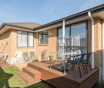 Modern and Sunny 2 Bedroom plus Office Home - Photo 2