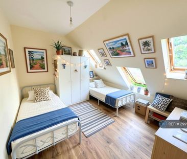 4 bedroom flat to rent - Photo 3