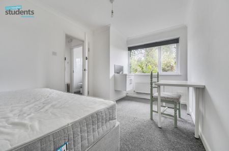 6 bedroom detached house to rent - Photo 3