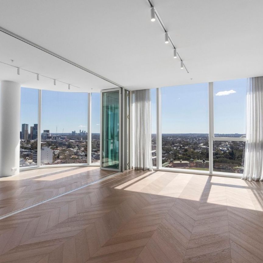 Luxury Four Bedroom Residence - Photo 1