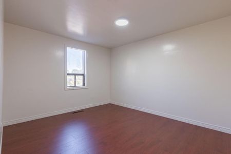 For Lease - 389 Elizabeth Street Unit# Unit 5, Grimsby, Ontario - Photo 3