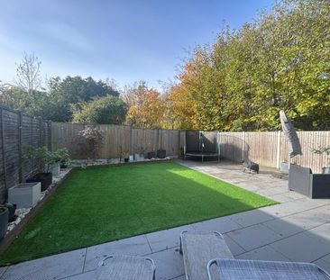 Gatley Drive, Guildford, Surrey, GU4 - Photo 6