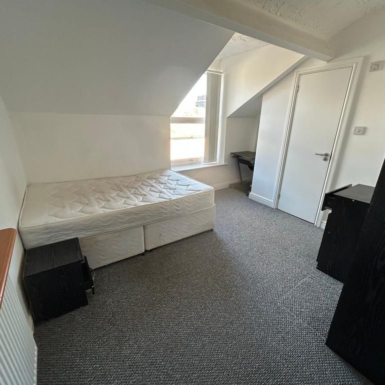 5 bedroom house share to rent - Photo 1