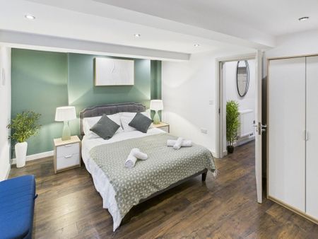 3 bedroom flat to rent - Photo 2