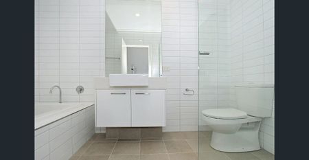 Four bedrooms townhouse with excellent lifestyle convenience - Photo 5