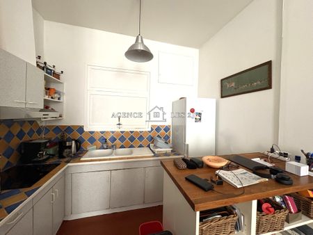 Location Appartement 2 pièces 48m² MARSEILLE 5ème - Photo 5