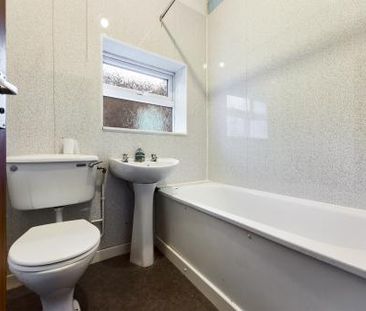 London Road, Newcastle-under-Lyme, ST5 - Photo 2