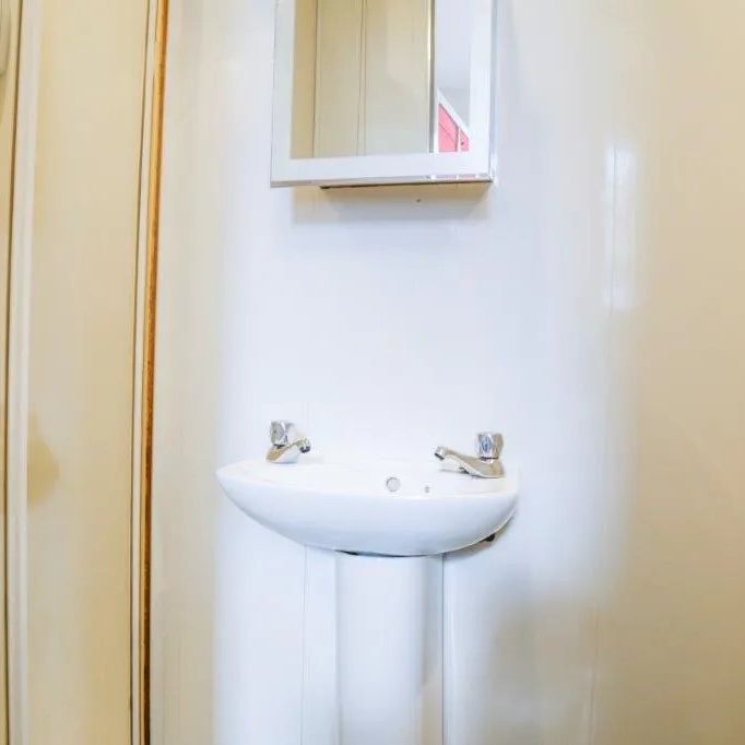 Royal Canal Terrace, Dublin - Photo 1