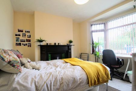 4 bedroom terraced house to rent - Photo 5