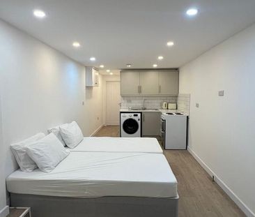 Studio to rent - Photo 4