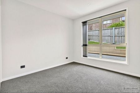 BRAND NEW THREE BEDROOM HOME - Photo 2